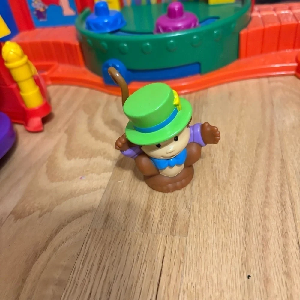 Little People 2005 Amazing Animals Circus by Fisher-Price Carnival Toy Playset